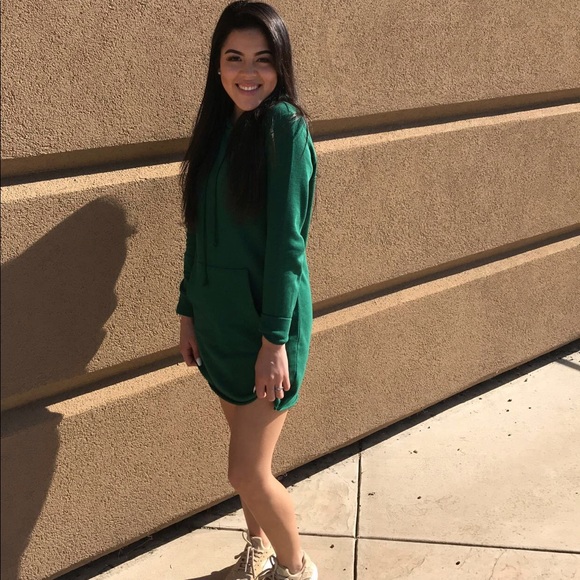 Meet your Posher, Giselle - Picture 1 of 1